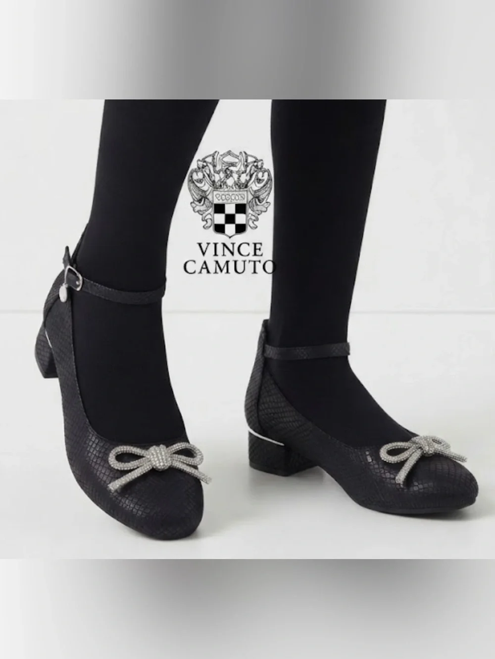 New authentic Vince Camuto girls black dress shoes sz 3 display
